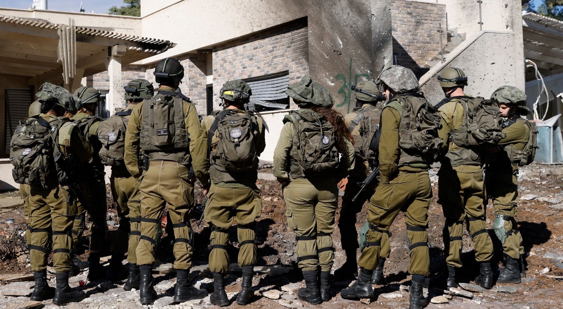 Israeli soldiers in the field